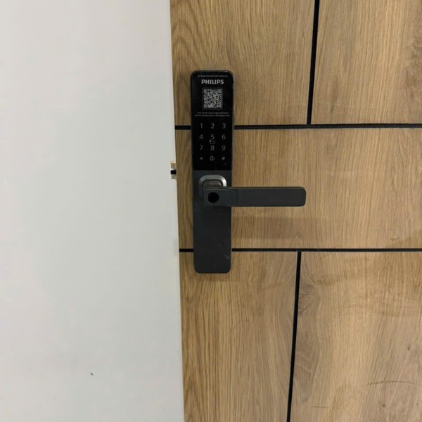 Khóa cửa vân tay Philips DDL615 5HBS